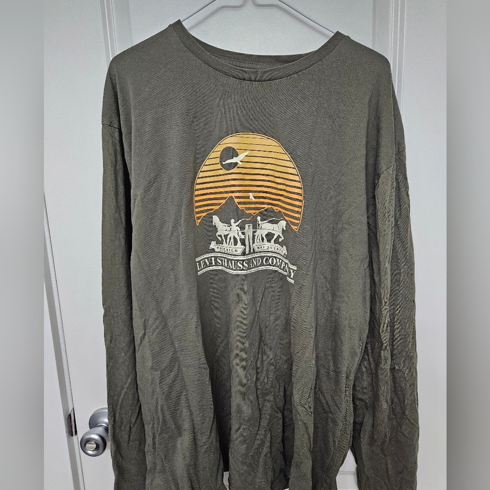 Levi's T-Shirt Mens XXL Sunset Horse Long Sleeve Olive Green